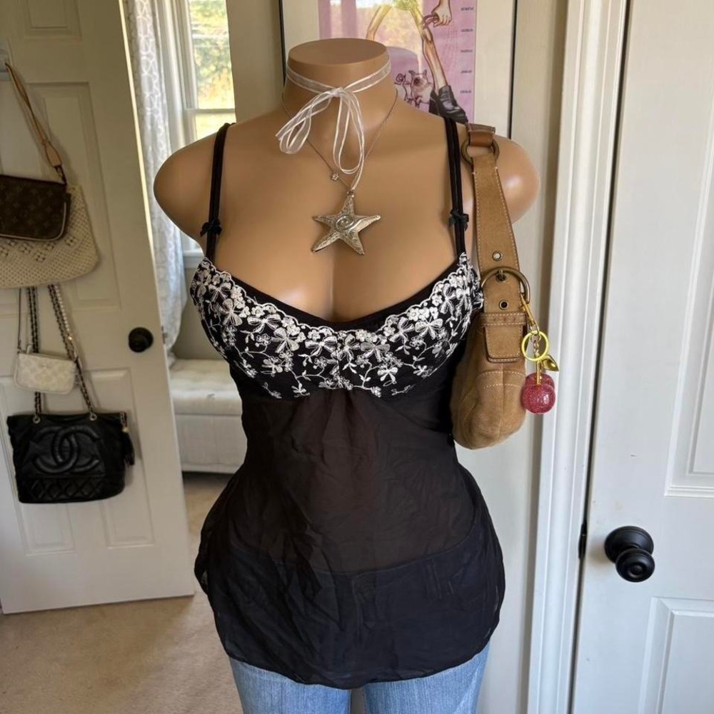 y2k 2000s whimsy floral black & white embroidered cami tank top